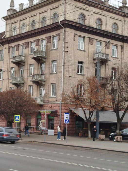 Продається ЕКСКЛЮЗИВНА 3кімнатна СТАЛІНКА в самому центрі міста