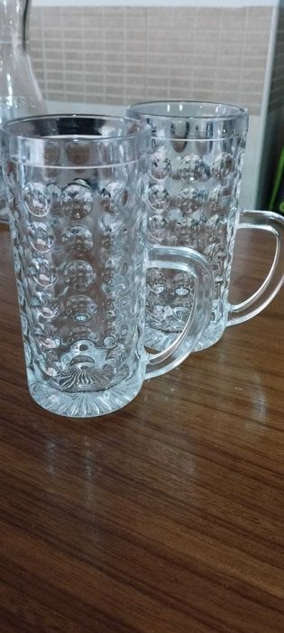 Copos,  canecas e chávenas novas e como novas