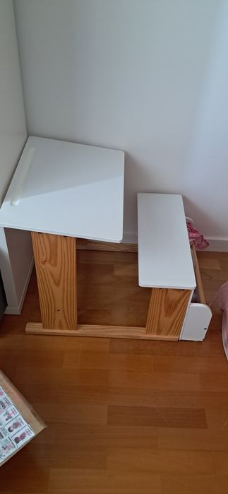 Secretaria/escrevaninha de criança