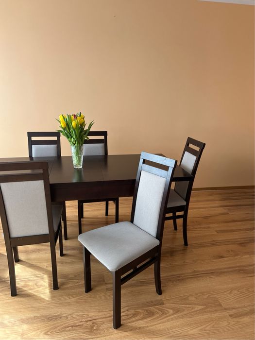 Stół jadalniany + 6 krzeseł – elegancki zestaw