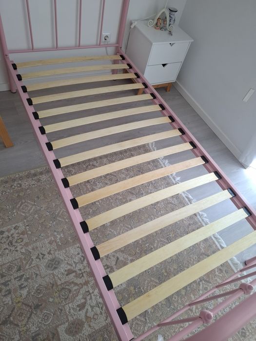 Cama de Ferro com colchão