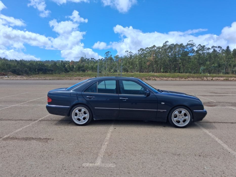 Mercedes Benz E300TD