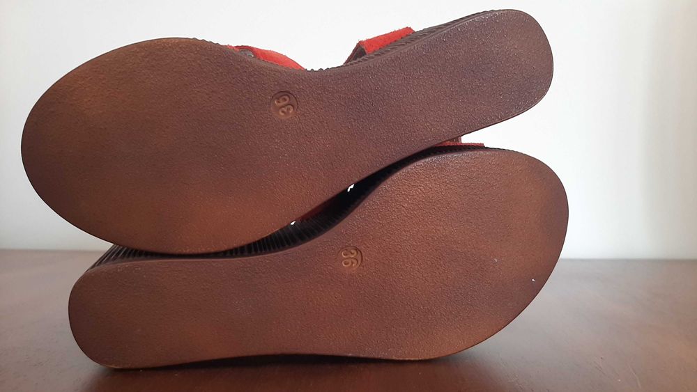 COMO NOVAS Sandálias compensadas pele/camurça encarnadas/vermelhas 36