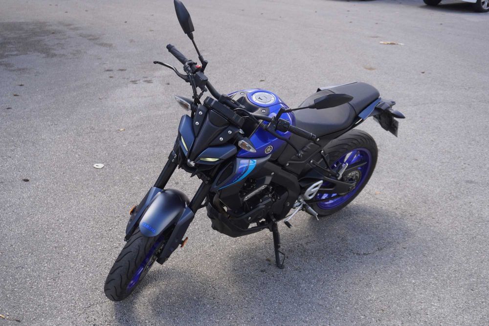 Yamaha MT-125 2022 | 21.700 km | Escape Black Widow | Excelente estado