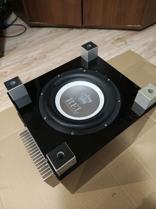REL Accoustics T5i Subwoofer została 1szt