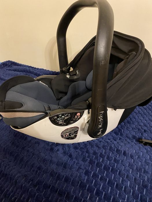 Kiddy Evoluna i-Size Plus z bazą Isofix Base