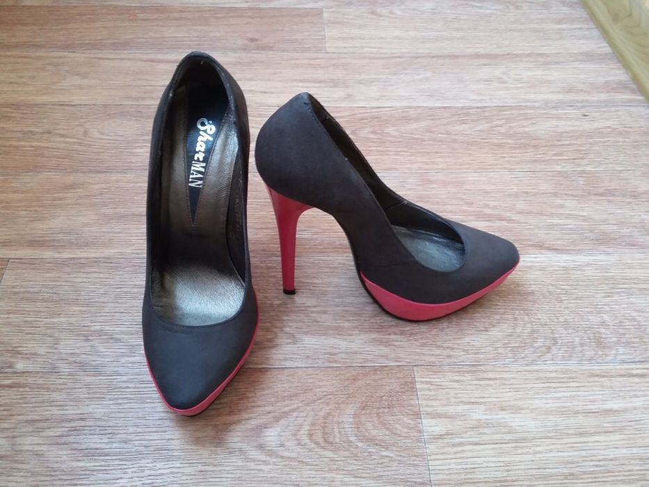 Продам босоножки.