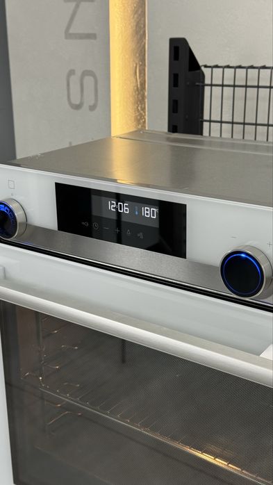 Вбудована духовка Siemens HB578ACWOS. Піролізна очистка
