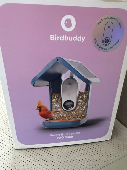 Birdbuddy Pro Solar — розумна годівниця з камерою 2K та штучним інтелектом