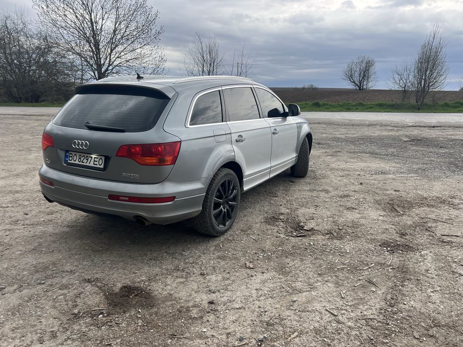 Продам Ayді Q7..