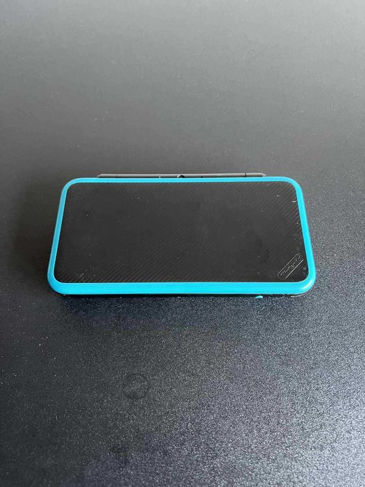 New Nintendo 2DS XL Preta/Azul com 100+ Jogos