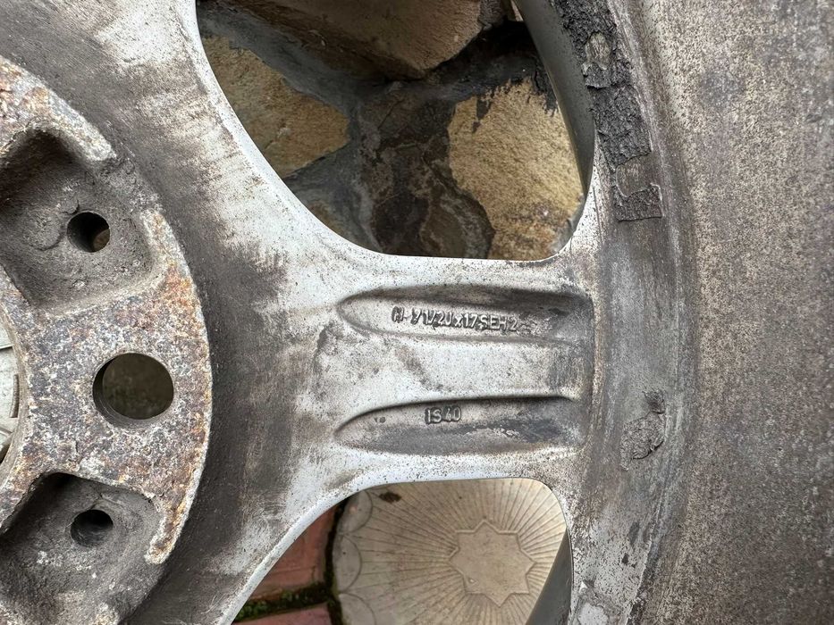 Оригінальні диски BMW Star spoke 57 (71/2JX17 ET:40) + зимові шини