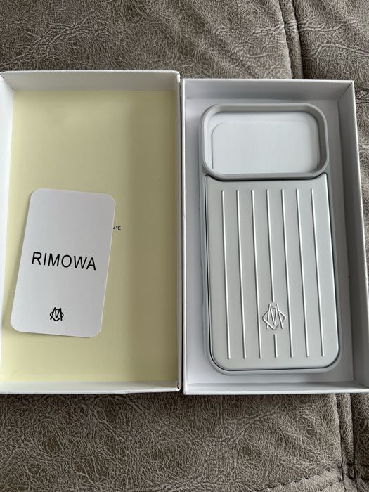 Capa Rimowa  iphone 17 pro max