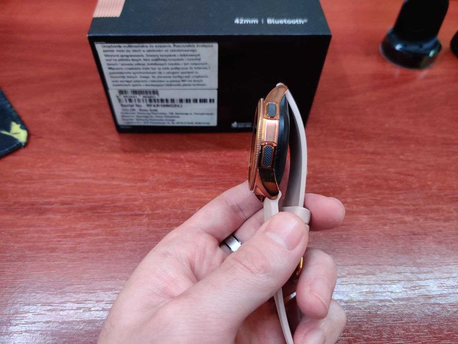 Смарт-годинник Samsung Galaxy Watch 42mm rose gold