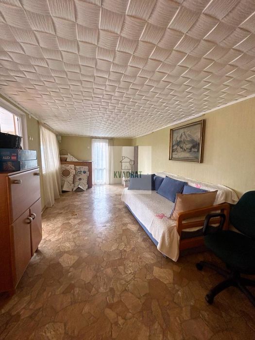 Продам затишний будинок з басейном та зоною відпочинку біля Дністра