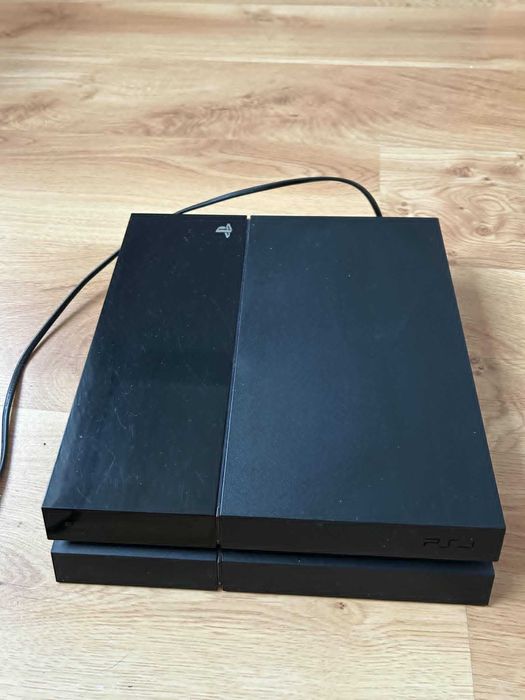 Konsola PS4 Fat + pad