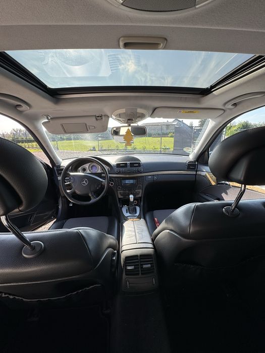 Mercedes-Benz e240 2.6 V6