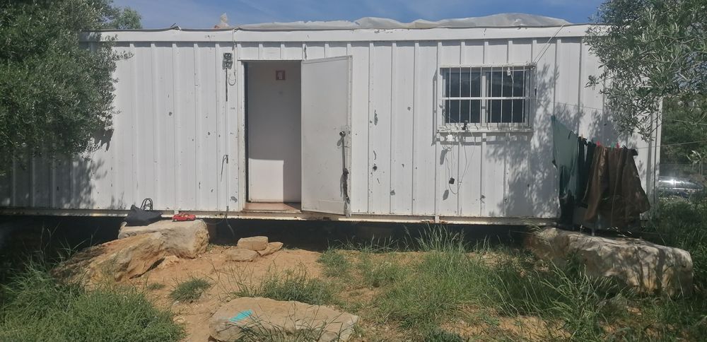 Contentores em painel sandwich diversos de casas e de obras