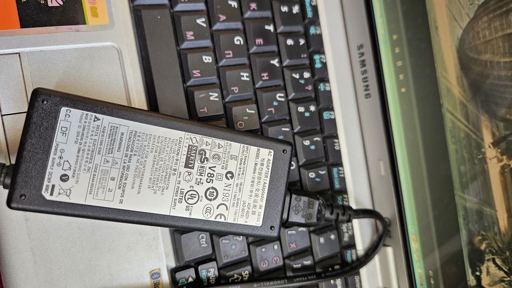 Ноутбук SAMSUNG NP-Q40
