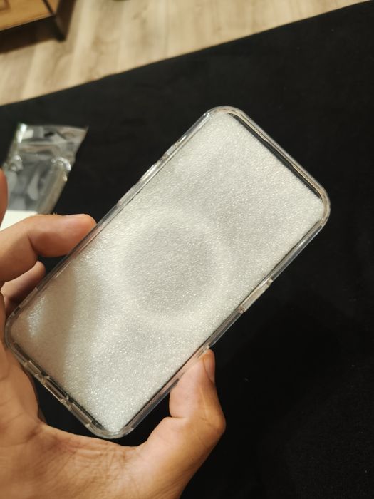 iPhone 16 – Grube Silikonowe Etui MagSafe – NOWE