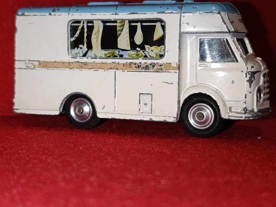 Miniatura Corgi Toys 413 Smith's Karrier Van