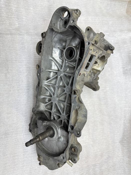 Картера Honda Dio AF 18,24,25,27,28,30,31 AF18E, з редуктором, двигатель, блок