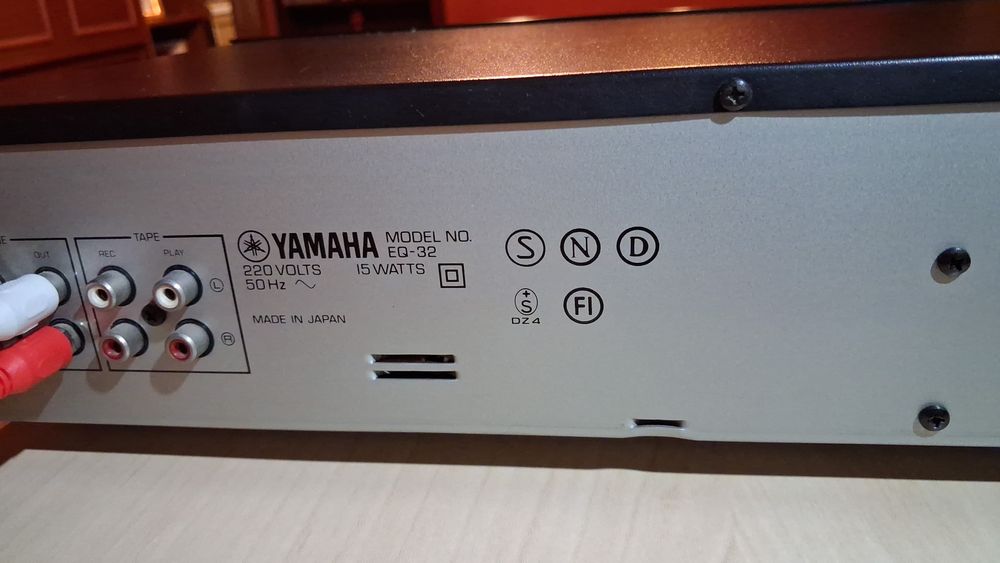 Korektor Graficzny Yamaha  EQ-32