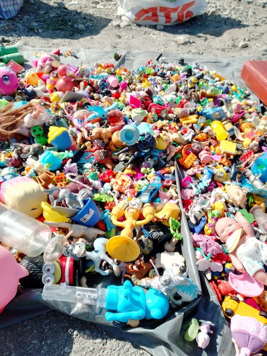 Продам різне кіндери