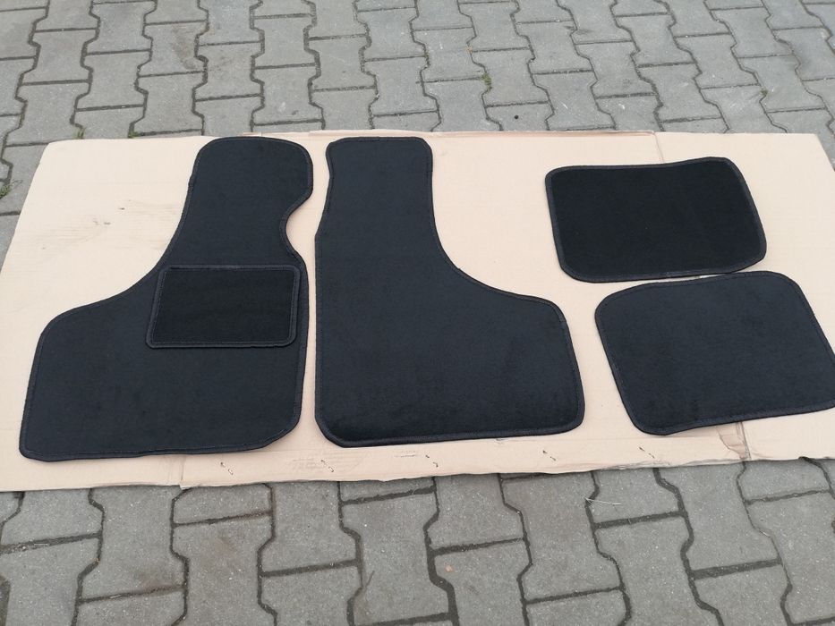 Fiat 126p dywaniki welurowe nowe czarne