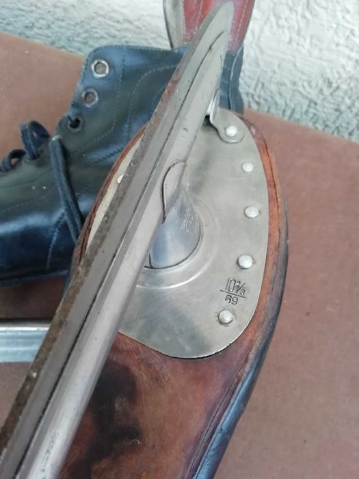 Łyżwy hokejowe z butami z PRL rozmiar 42