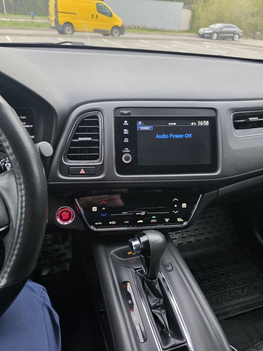 Автомобиль Honda  hrv Sport AWD