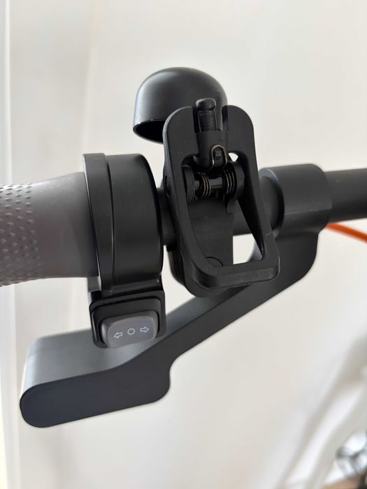 Trotinete Elétrica Segway Ninebot F40I + Cadeado | Piscas Integrados