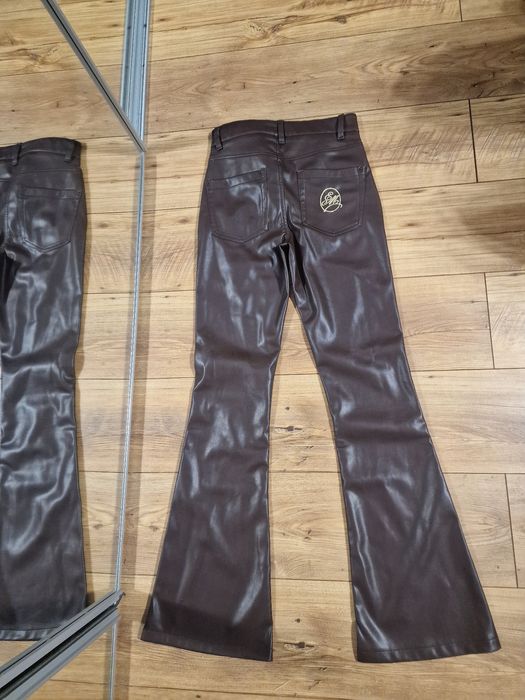 Brązowe skórzane spodnie dzwony s