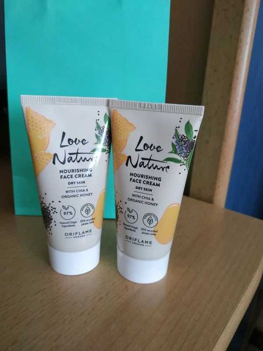 Zestaw krem do twarzy Love Nature z chia i miodem Oriflame 2szt