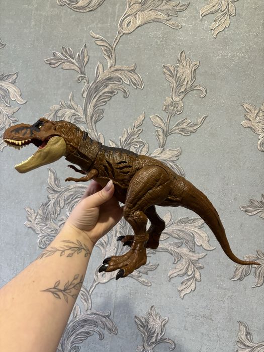 Фірмовий динозавр