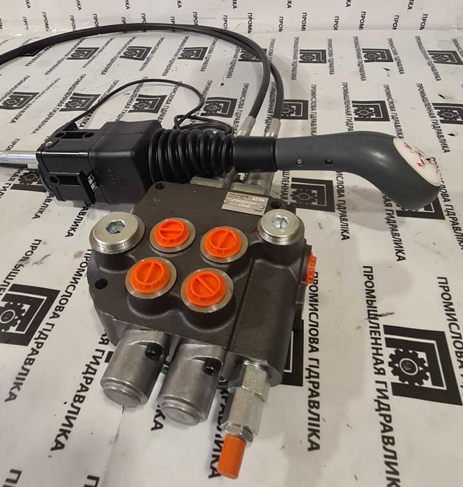 Болгарский гидрораспределитель, джойстик тросики на МТЗ КУН, погрузчик