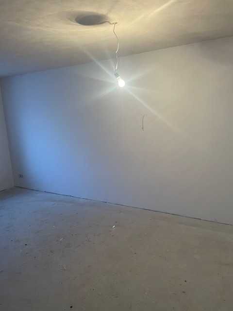 продаж  приміщення  під офіс чи магазин по проспекту Волі 62