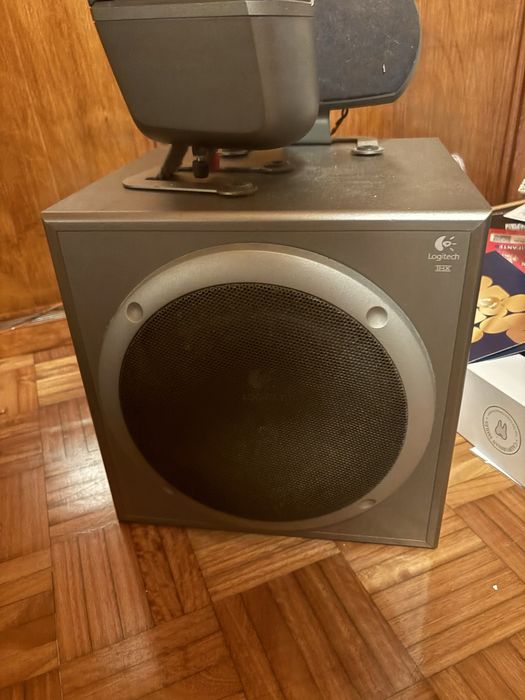 coluna logitech muito boa!!