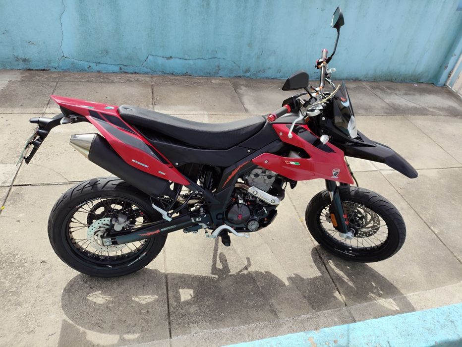 Vendo mota Malaguti SMX 125