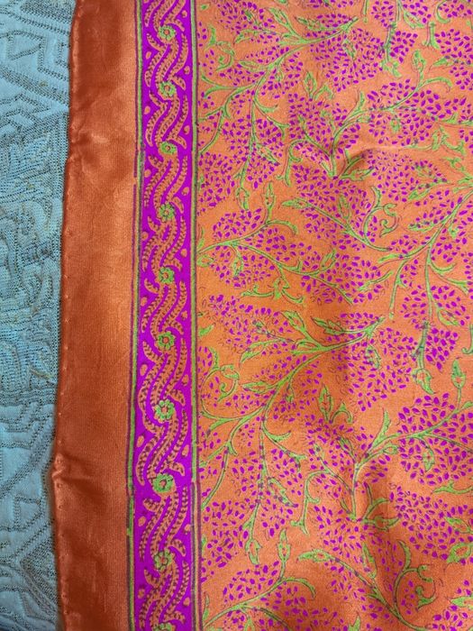 Платок картина. Квіти. В кольорі, розміром.   100% silk
