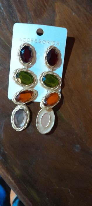 Brincos compridos coloridos