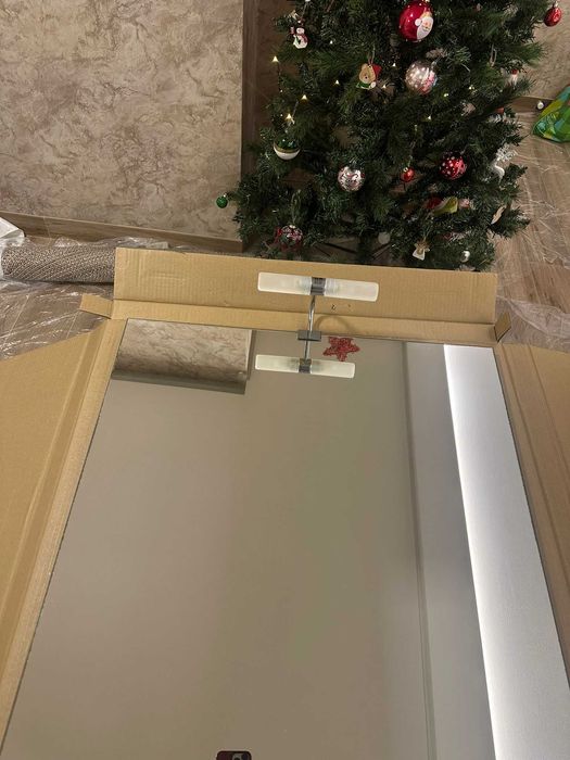 Espelho de Parede com Iluminação Integrada (80x68 cm)