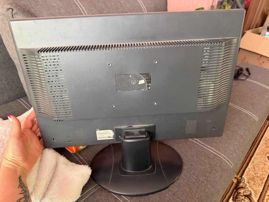 Монитор Philips 22