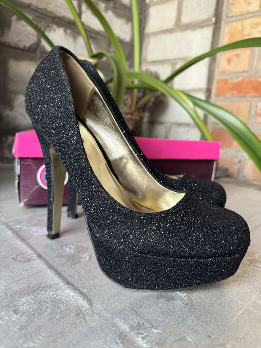 Чорні туфлі