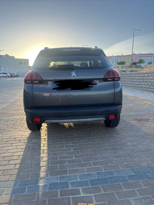 Peugeot 2008 1.2 Puretech EAT6 foto 4