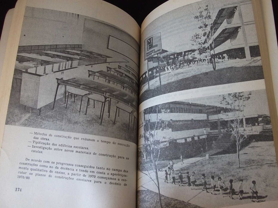 Livro A educação em Cuba Seara Nova 1975