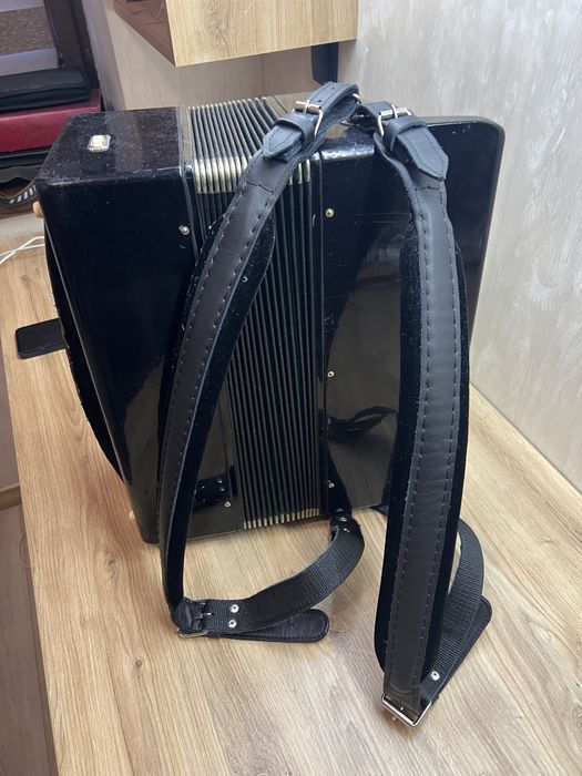 Продам баян эдют 205