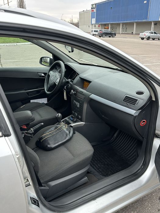 Opel astra h 1.6 бензин