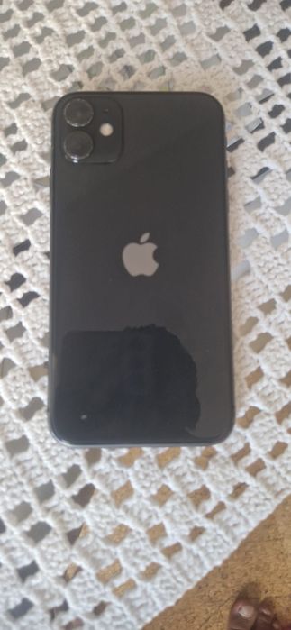 Iphone 11 em quase bom estado
