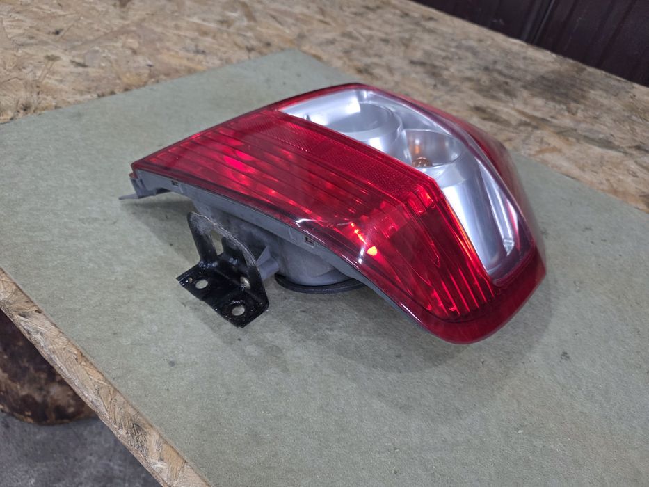 Lampa prawa tył tylna Honda Jazz II 2 04r